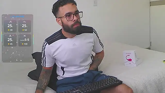 htrebor87 online show from October 7, 6:49 pm