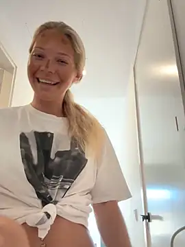 Bellablows online show from October 8, 4:26 pm
