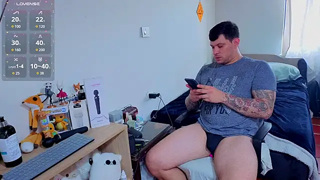 Snapshot of ryden_01 chatting on October 29, 8:21 pm ryden 01 online show from October 29, 8:21 pm