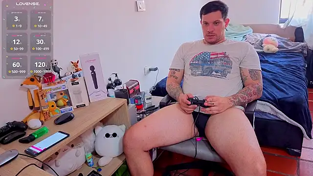 Snapshot of ryden_01 chatting on November 4, 4:17 pm ryden 01 online show from November 4, 4:17 pm