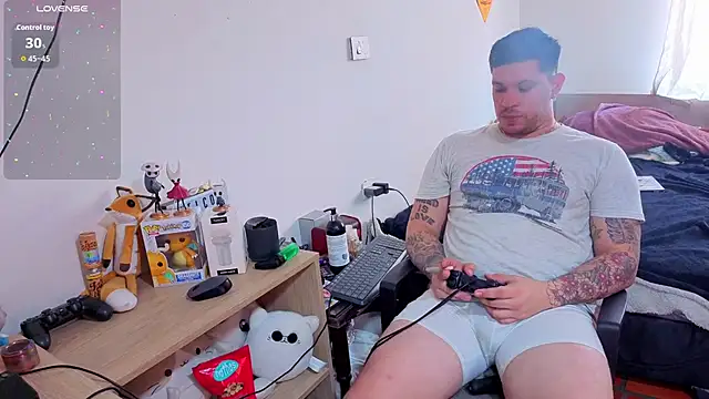 Snapshot of ryden_01 chatting on November 19, 3:45 pm ryden 01 online show from November 19, 3:45 pm