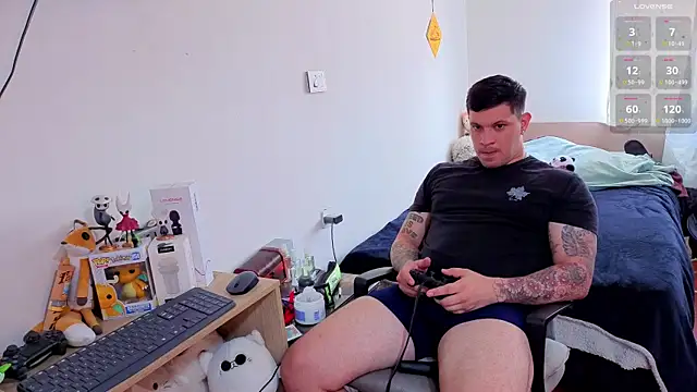 Snapshot of ryden_01 chatting on November 23, 3:45 pm ryden 01 online show from November 23, 3:45 pm