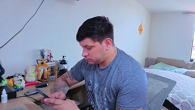 Snapshot of ryden_01 chatting on December 16, 6:46 pm ryden 01 online show from December 16, 6:46 pm