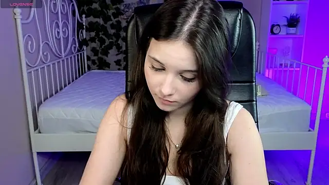 Snapshot of Daniels_Beth chatting on September 23, 4:21 pm Daniels Beth online show from September 23, 4:21 pm