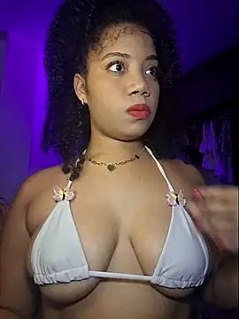 Snapshot of hottielatina chatting on November 8, 10:52 pm hottielatina online show from November 8, 10:52 pm