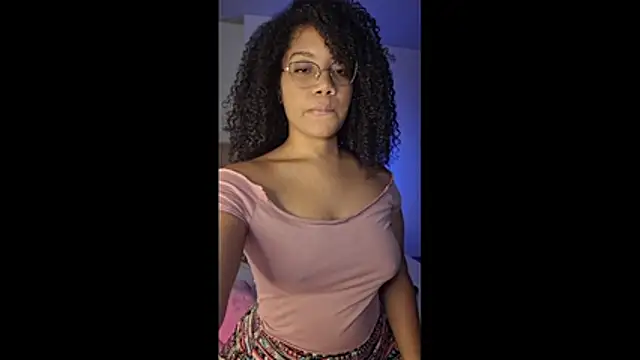 Snapshot of hottielatina chatting on November 24, 11:15 pm hottielatina online show from November 24, 11:15 pm