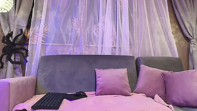 Snapshot of Karla_Sould chatting on October 15, 3:01 pm Karla Sould online show from October 15, 3:01 pm