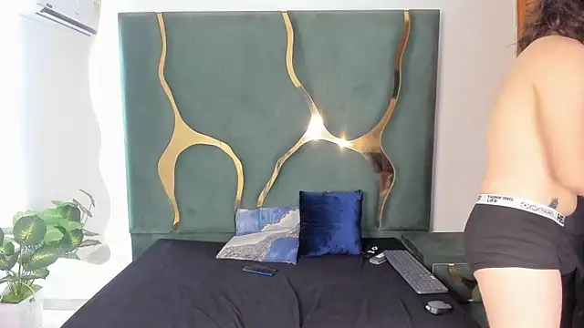 Snapshot of fallenangelsasm chatting on October 22, 10:09 pm fallenangelsasm online show from October 22, 10:09 pm