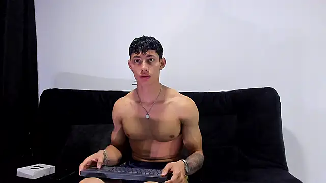 Snapshot of jey_cox23 chatting on January 7, 11:01 am jey cox23 online show from January 7, 11:01 am