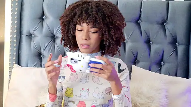 Snapshot of Stellaciel_ chatting on November 19, 9:48 pm Stellaciel online show from November 19, 9:48 pm