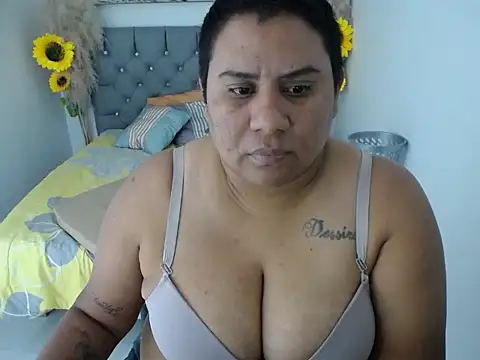 hotlesby valery online show from March 18, 8:01 pm