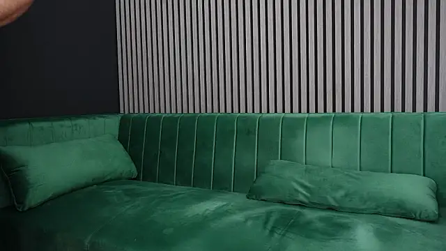 Snapshot of tony_storm chatting on February 10, 9:35 am tony storm online show from February 10, 9:35 am