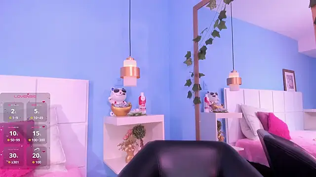 PenelopeBond online show from October 17, 2:08 pm