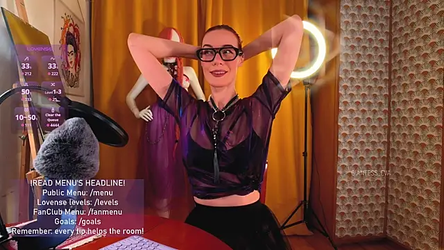 Snapshot of Giantess_Eva chatting on June 21, 10:23 pm Giantess Eva online show from June 21, 10:23 pm
