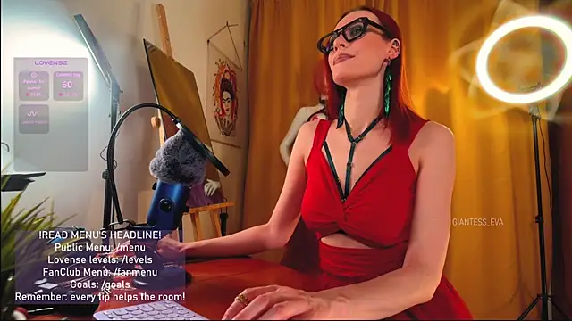 Snapshot of Giantess_Eva chatting on July 5, 5:53 pm Giantess Eva online show from July 5, 5:53 pm