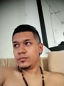 Snapshot of Mohamedxxx13 chatting on September 22, 4:31 pm Mohamedxxx13 online show from September 22, 4:31 pm