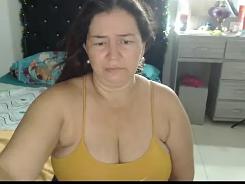 Snapshot of nataboobs chatting on December 15, 9:19 pm nataboobs online show from December 15, 9:19 pm