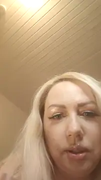 Snapshot of MarinaMargo chatting on November 14, 10:29 pm MarinaMargo online show from November 14, 10:29 pm