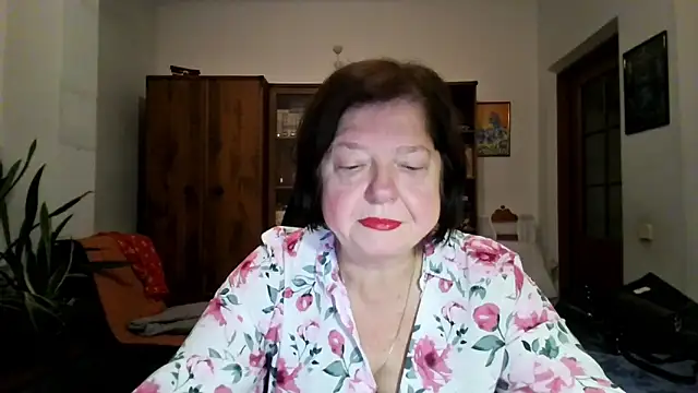 Snapshot of Violet_Pulse chatting on November 8, 4:18 pm Violet Pulse online show from November 8, 4:18 pm