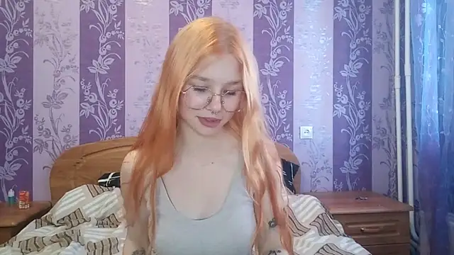 Snapshot of Lutangogansit chatting on September 21, 11:01 am Lutangogansit online show from September 21, 11:01 am