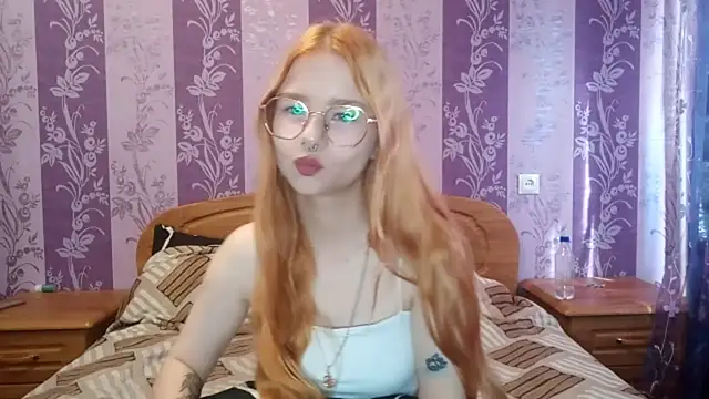 Snapshot of Lutangogansit chatting on September 26, 7:12 am Lutangogansit online show from September 26, 7:12 am