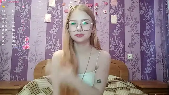 Snapshot of Lutangogansit chatting on November 14, 7:07 am Lutangogansit online show from November 14, 7:07 am