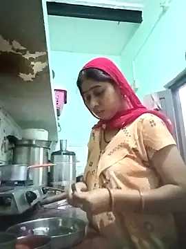 Cute-Charvii online show from April 4, 1:04 am