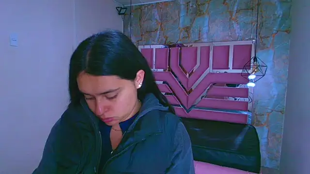 Snapshot of lorem_adams chatting on November 17, 11:27 am lorem adams online show from November 17, 11:27 am