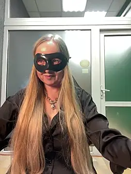 B i r d i e online show from November 5, 11:43 am