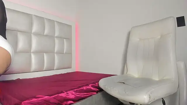 peyton  wat online show from November 12, 11:54 am