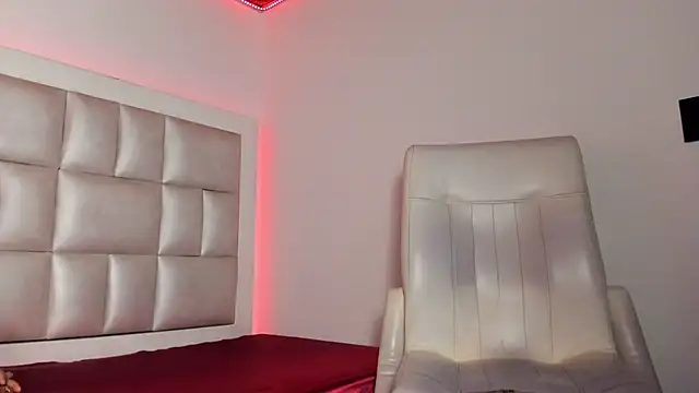 peyton  wat online show from November 28, 11:57 am