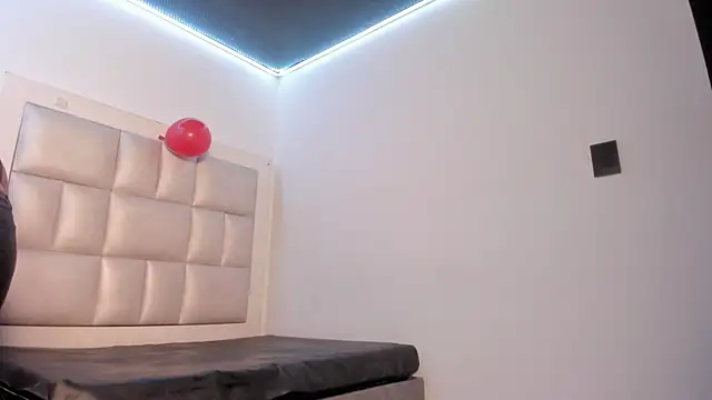 peyton  wat online show from July 9, 11:58 am