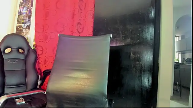 Snapshot of Rose_and_denisse chatting on October 4, 10:19 pm Rose and denisse online show from October 4, 10:19 pm