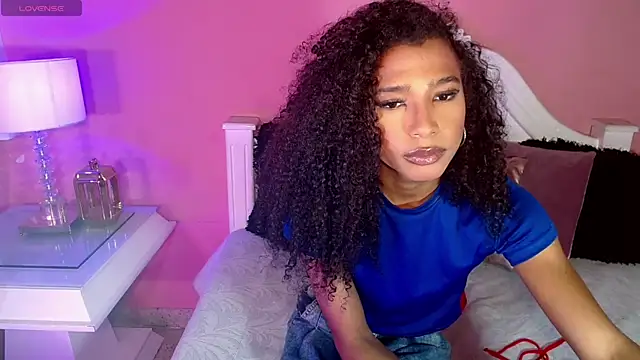 Snapshot of _IsabellaRousse chatting on October 2, 6:48 pm IsabellaRousse online show from October 2, 6:48 pm