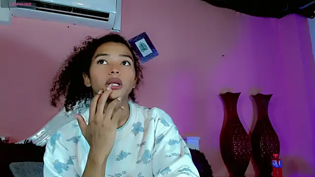 Snapshot of _IsabellaRousse chatting on November 9, 7:34 pm IsabellaRousse online show from November 9, 7:34 pm