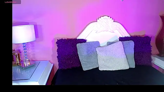 Snapshot of _IsabellaRousse chatting on November 13, 7:24 pm IsabellaRousse online show from November 13, 7:24 pm