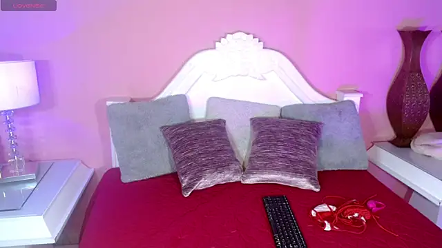 Snapshot of _IsabellaRousse chatting on November 20, 7:57 pm IsabellaRousse online show from November 20, 7:57 pm