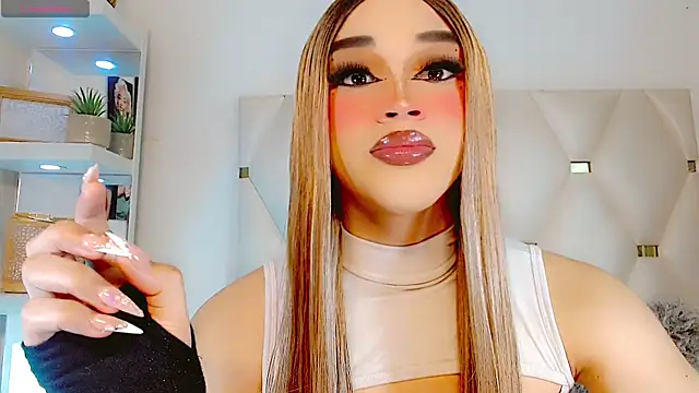 Snapshot of _IsabellaRousse chatting on February 8, 8:12 pm IsabellaRousse online show from February 8, 8:12 pm