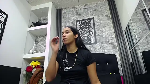 Snapshot of Lil_Rose2006 chatting on October 1, 1:17 pm Lil Rose2006 online show from October 1, 1:17 pm