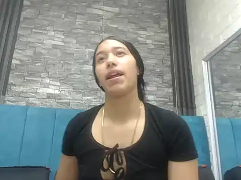 Snapshot of Lil_Rose2006 chatting on October 16, 12:17 pm Lil Rose2006 online show from October 16, 12:17 pm