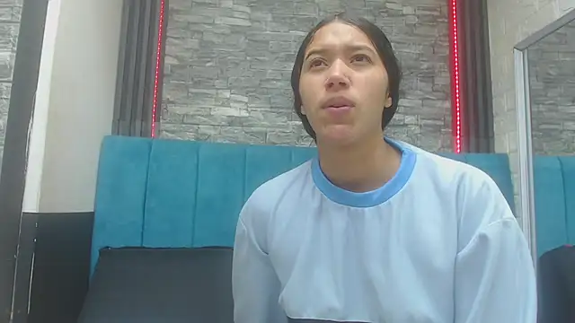 Snapshot of Lil_Rose2006 chatting on November 4, 12:48 pm Lil Rose2006 online show from November 4, 12:48 pm