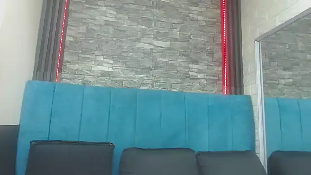 Snapshot of Lil_Rose2006 chatting on November 18, 3:05 pm Lil Rose2006 online show from November 18, 3:05 pm