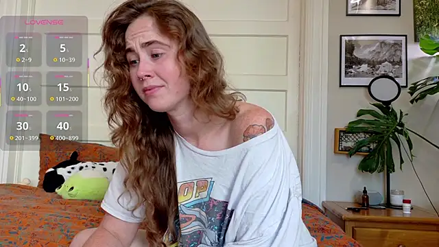 Snapshot of wutangwendy chatting on July 9, 8:24 pm wutangwendy online show from July 9, 8:24 pm