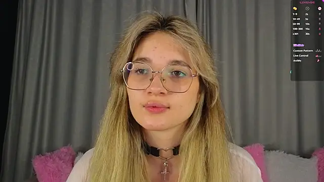 vivyboo111 online show from November 14, 8:18 pm