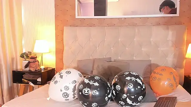 Snapshot of liam_twiink chatting on October 31, 8:10 pm liam twiink online show from October 31, 8:10 pm