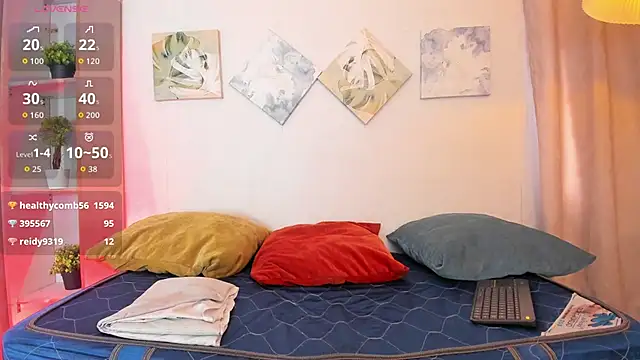 Snapshot of liam_twiink chatting on November 25, 8:09 pm liam twiink online show from November 25, 8:09 pm