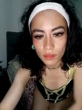 Snapshot of oblivionlove chatting on November 4, 4:33 am oblivionlove online show from November 4, 4:33 am