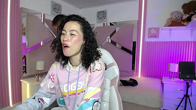 Snapshot of oblivionlove chatting on November 11, 9:26 pm oblivionlove online show from November 11, 9:26 pm