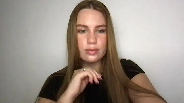 Snapshot of goodgirl2332 chatting on October 2, 12:34 pm goodgirl2332 online show from October 2, 12:34 pm