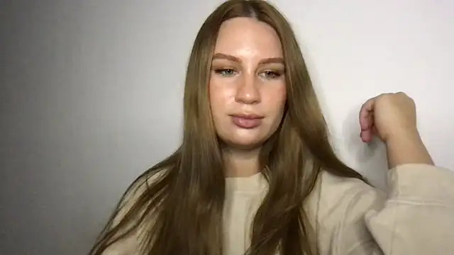 Snapshot of goodgirl2332 chatting on October 6, 12:57 pm goodgirl2332 online show from October 6, 12:57 pm